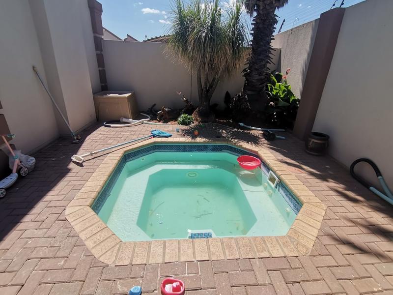 2 Bedroom Property for Sale in Vaalpark Free State